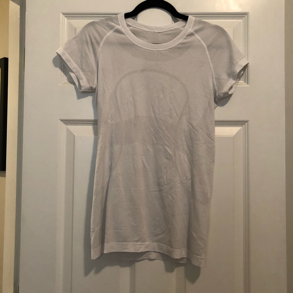 Lululemon white short sleeve Swiftly Tech top